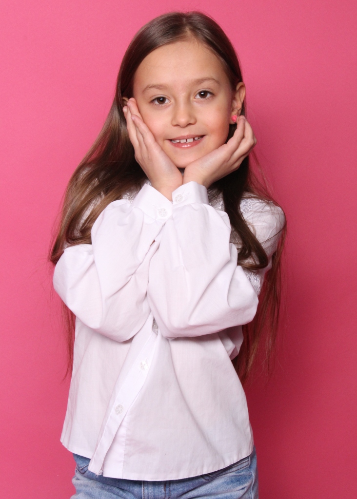 Александра Селезнева - аккредитованная модель для участия в подиумных показах на Междунродной Детской Неделе моды